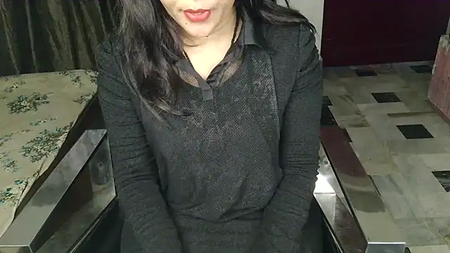 aarushi sharmaa online show from 11-21-25, 04:22