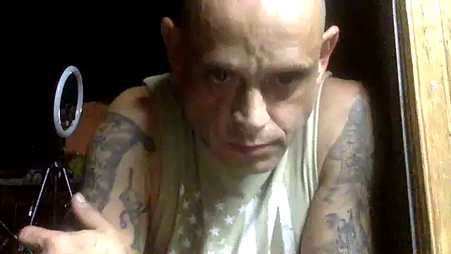 Snapshot of Buffshagswell chatting on 10-09-25, 12:22 Buffshagswell online show from 10-09-25, 12:22