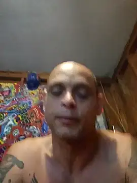 Snapshot of Buffshagswell chatting on 10-19-25, 06:38 Buffshagswell online show from 10-19-25, 06:38