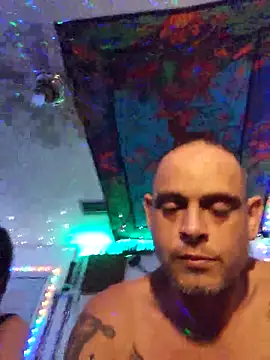 Snapshot of Buffshagswell chatting on 10-17-25, 02:04 Buffshagswell online show from 10-17-25, 02:04