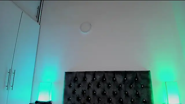 Snapshot of Jimena_White_ chatting on 02-27-25, 02:46 Jimena White online show from 02-27-25, 02:46