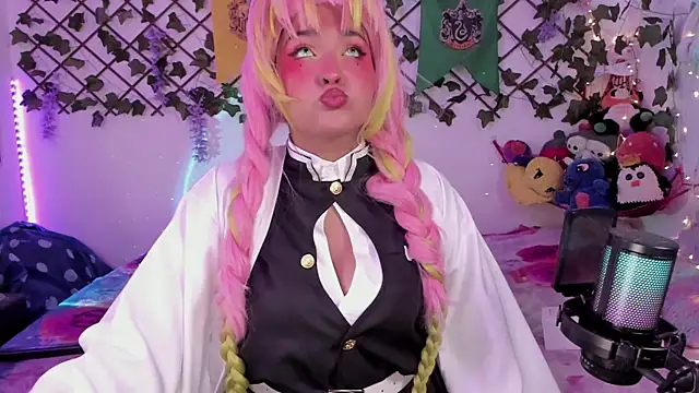 cutepie uwu  online show from 01-08-25, 07:56