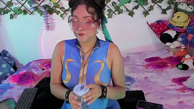 cutepie uwu  online show from 01-15-25, 08:05