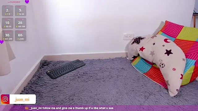 Snapshot of juanmiss chatting on 09-19-25, 12:09 juanmiss online show from 09-19-25, 12:09