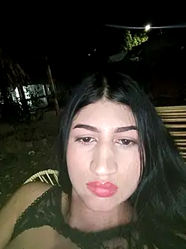 Snapshot of Julix_A chatting on 09-30-25, 01:22 Julix A online show from 09-30-25, 01:22