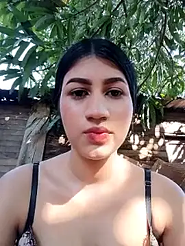 Snapshot of Julix_A chatting on 09-15-25, 08:42 Julix A online show from 09-15-25, 08:42