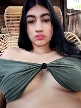 Snapshot of Julix_A chatting on 02-10-26, 09:03 Julix A online show from 02-10-26, 09:03