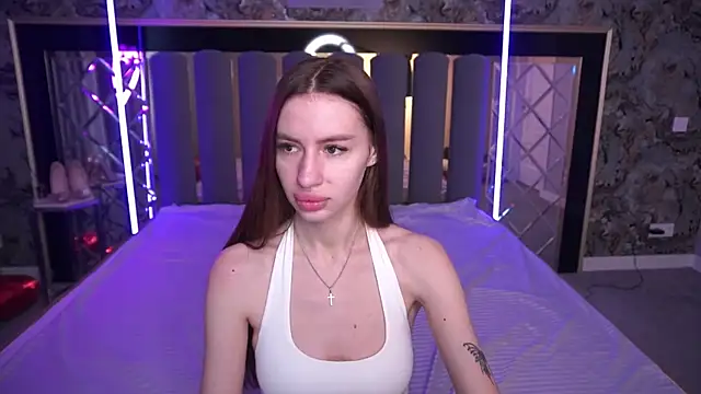 Snow WhiteeeX online show from 04-22-26, 05:47
