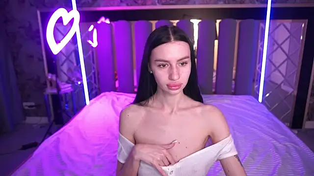 Snow WhiteeeX online show from 03-05-26, 06:43