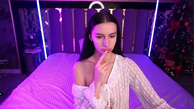 Snow WhiteeeX online show from 01-11-26, 06:42