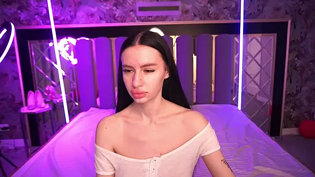 Snow WhiteeeX online show from 03-25-26, 06:46