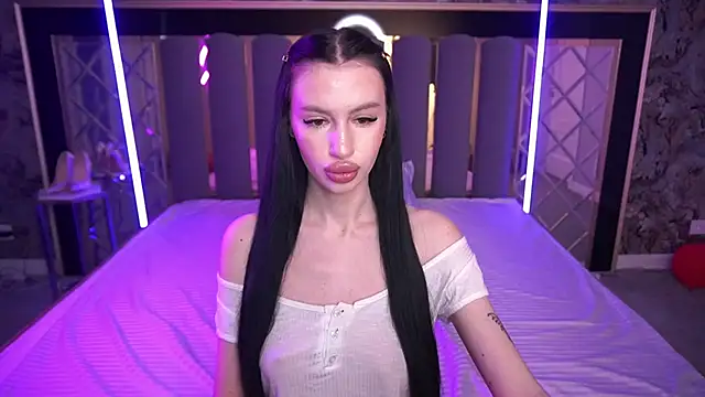 Snow WhiteeeX online show from 03-21-26, 06:36