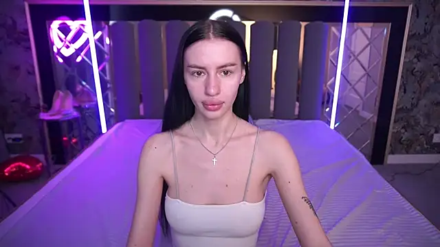 Snow WhiteeeX online show from 04-12-26, 05:44