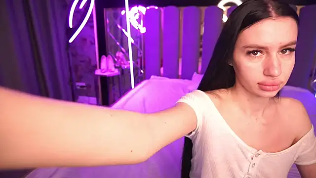 Snow WhiteeeX online show from 03-26-26, 06:33