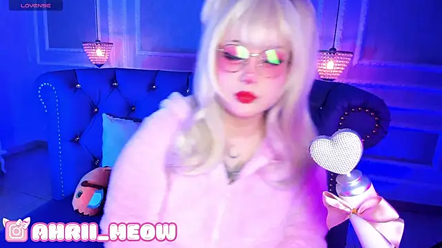 AHRI LEE online show from 01-20-25, 12:15