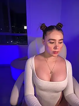 Lanataylor- online show from 10-04-25, 01:29