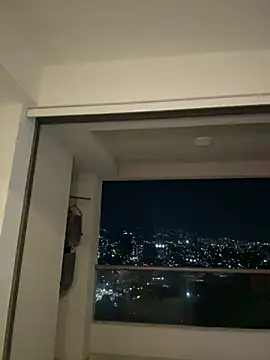 Snapshot of Lanataylor- chatting on 03-05-26, 01:02 Lanataylor- online show from 03-05-26, 01:02