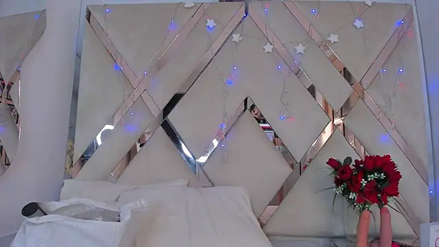 ninaht online show from 12-14-25, 08:47