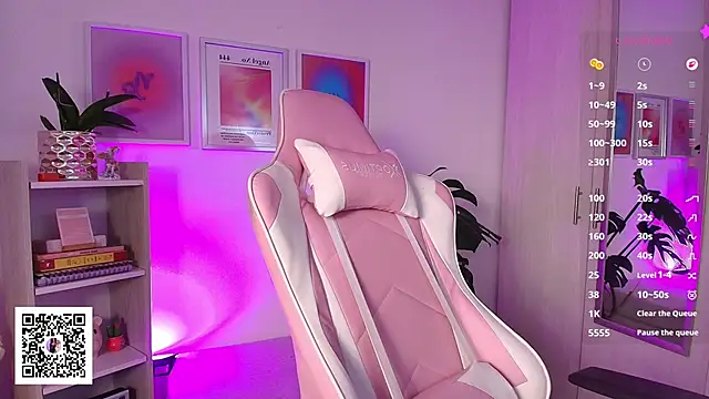 Snapshot of Liujunne2 chatting on 11-18-25, 10:13 Liujunne2 online show from 11-18-25, 10:13