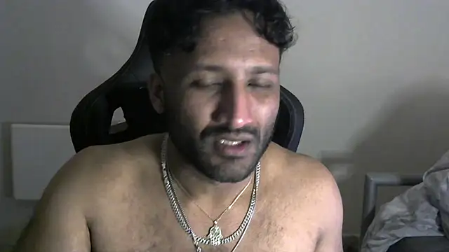 Snapshot of shadthebiguy chatting on 03-03-25, 12:01 shadthebiguy online show from 03-03-25, 12:01