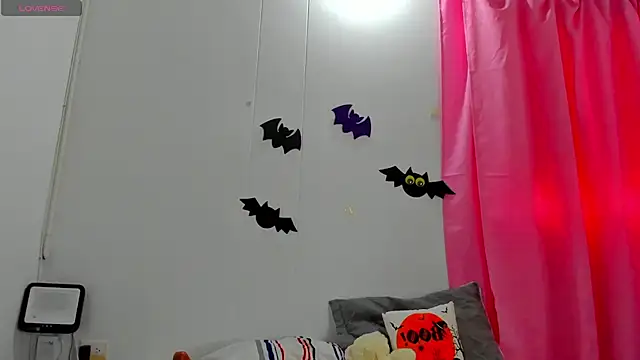 Snapshot of Natasha_by chatting on 10-10-25, 02:51 Natasha by online show from 10-10-25, 02:51