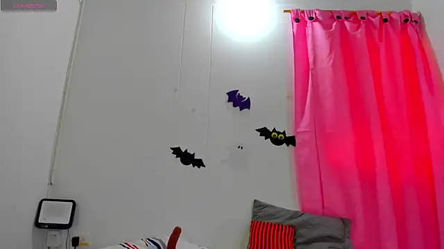 Snapshot of Natasha_by chatting on 10-04-25, 02:51 Natasha by online show from 10-04-25, 02:51