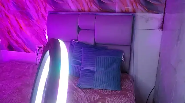 Snapshot of Freyja_01 chatting on 03-09-25, 11:25 Freyja 01 online show from 03-09-25, 11:25