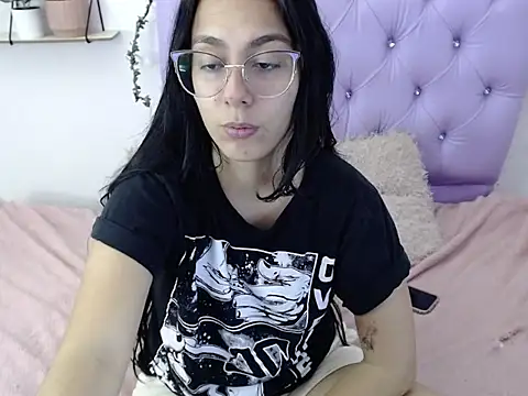 Snapshot of Freyja_01 chatting on 10-07-25, 09:27 Freyja 01 online show from 10-07-25, 09:27