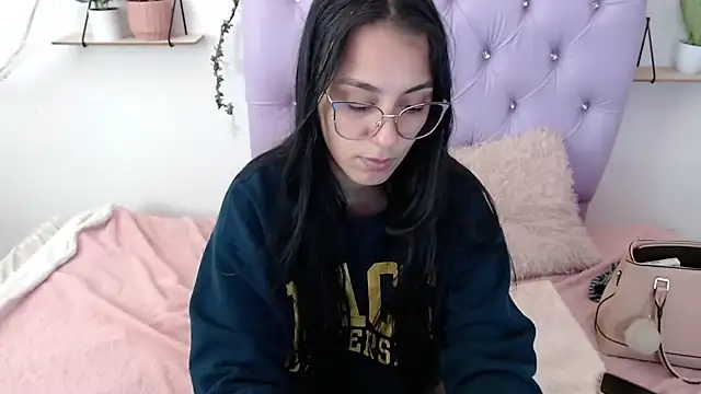 Snapshot of Freyja_01 chatting on 09-25-25, 09:43 Freyja 01 online show from 09-25-25, 09:43