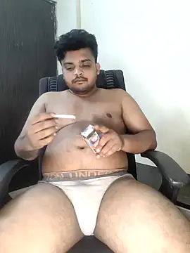 Snapshot of Mr_Handsome_hunk chatting on 12-08-24, 09:52 Mr Handsome hunk online show from 12-08-24, 09:52