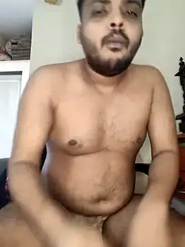 Snapshot of Mr_Handsome_hunk chatting on 10-09-25, 04:13 Mr Handsome hunk online show from 10-09-25, 04:13