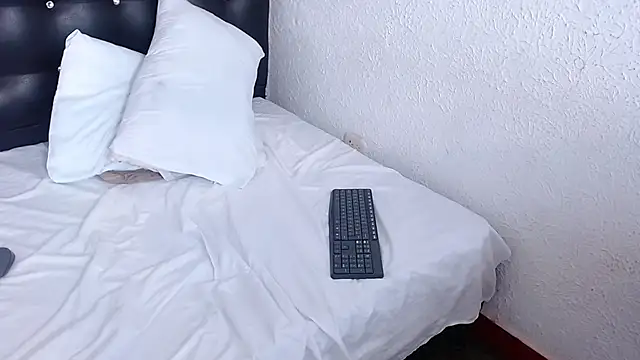 slutty collegegirl online show from 02-05-25, 11:28