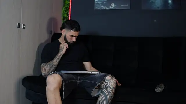 Austin bolt online show from 01-13-26, 02:59