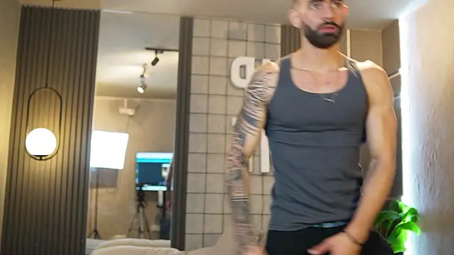 Snapshot of Austin_bolt chatting on 02-17-26, 02:42 Austin bolt online show from 02-17-26, 02:42