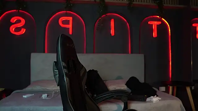 Snapshot of Austin_bolt chatting on 02-04-26, 03:23 Austin bolt online show from 02-04-26, 03:23