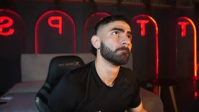 Snapshot of Austin_bolt chatting on 02-07-26, 02:08 Austin bolt online show from 02-07-26, 02:08