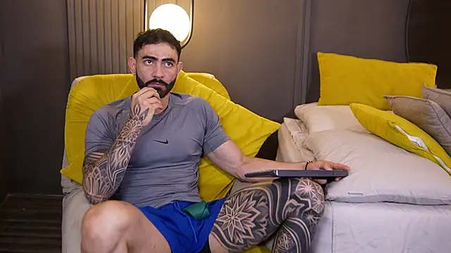 Austin bolt online show from 04-18-26, 01:52