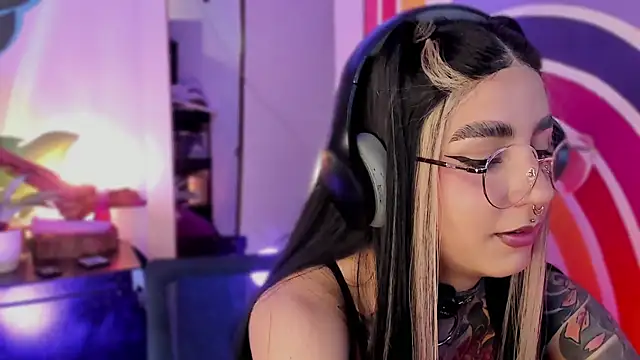 Alice woodville online show from 09-12-25, 09:03