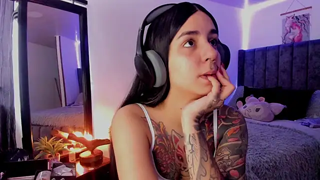 Alice woodville online show from 03-21-25, 04:51