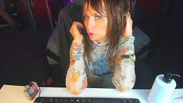 Elizabe th online show from 03-10-25, 07:00