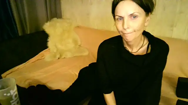 Elizabe th online show from 10-18-25, 08:44