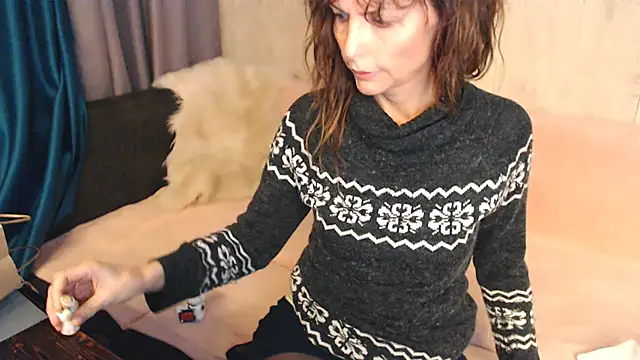 Elizabe th online show from 10-07-25, 04:52