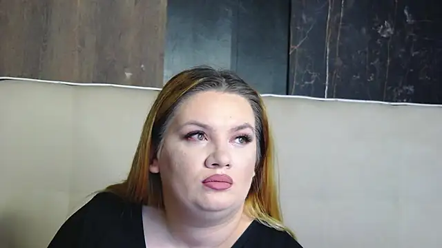 Snapshot of MelanieBrownn chatting on 01-15-26, 05:44 MelanieBrownn online show from 01-15-26, 05:44