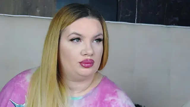 Snapshot of MelanieBrownn chatting on 01-17-26, 07:23 MelanieBrownn online show from 01-17-26, 07:23