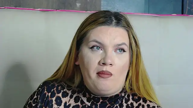 Snapshot of MelanieBrownn chatting on 11-23-25, 05:01 MelanieBrownn online show from 11-23-25, 05:01