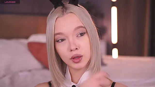  AlinaBailey online show from 12-04-25, 07:40