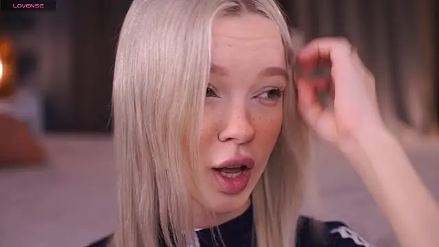  AlinaBailey online show from 12-23-25, 08:02