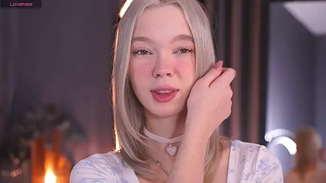  AlinaBailey online show from 11-30-25, 07:42