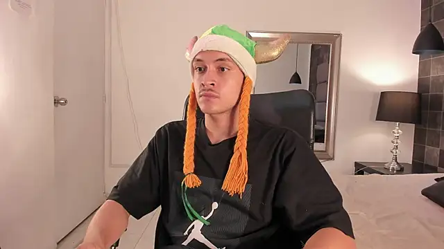 Desmon Clark online show from 03-18-25, 06:28