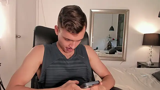 Desmon Clark online show from 03-12-25, 01:03